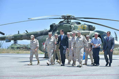 El Presidente de Siria visita la base rusa Hmeymim El Presidente de Siria visita la base rusa Hmeymim en Latakia